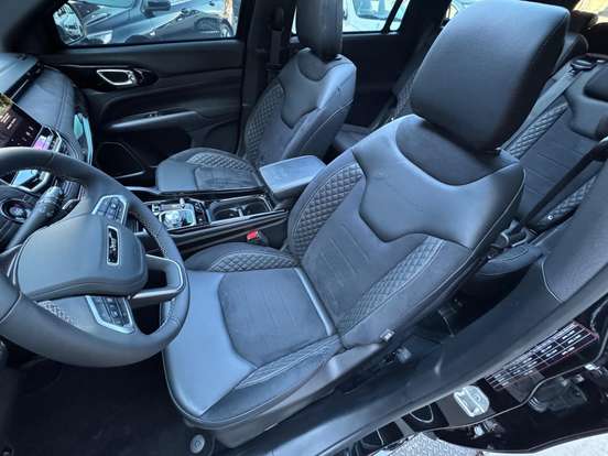 JEEP-COMMANDER-2025