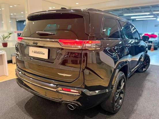 JEEP-COMMANDER-2.0 HURRICANE 4 TURBO GASOLINA BLACKHAWK AT9 JEEP-COMMANDER-2024