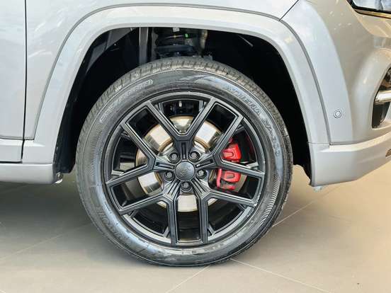 JEEP-COMMANDER-2024