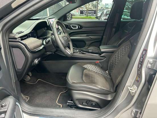 JEEP-COMMANDER-2.0 HURRICANE 4 TURBO GASOLINA BLACKHAWK AT9 JEEP-COMMANDER-2024