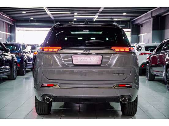 JEEP-COMMANDER-2.0 HURRICANE 4 TURBO GASOLINA BLACKHAWK AT9 JEEP-COMMANDER-2025