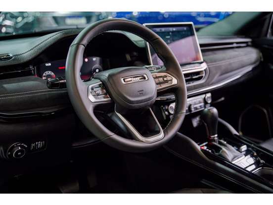 JEEP-COMMANDER-2.0 HURRICANE 4 TURBO GASOLINA BLACKHAWK AT9 JEEP-COMMANDER-2025