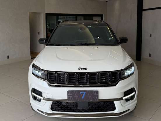 JEEP-COMMANDER-2024