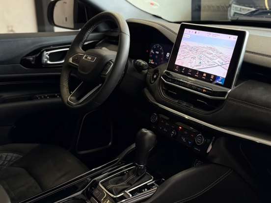 JEEP-COMMANDER-2024