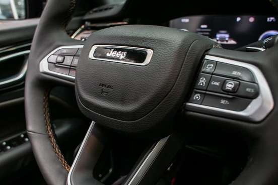 JEEP-COMMANDER-2025