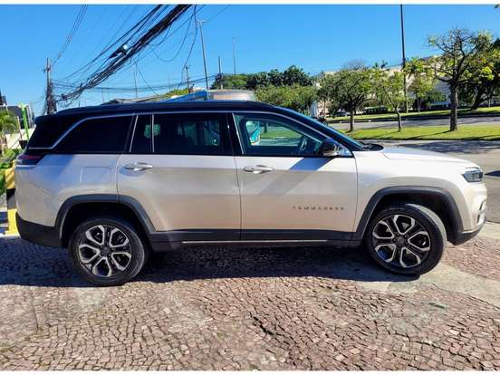 JEEP-COMMANDER-2022
