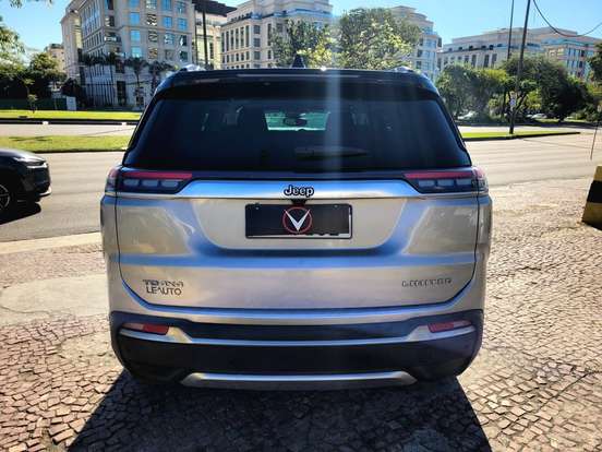 JEEP-COMMANDER-2022