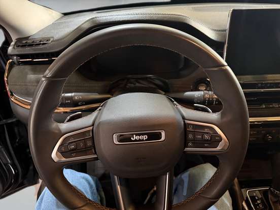JEEP-COMMANDER-2022