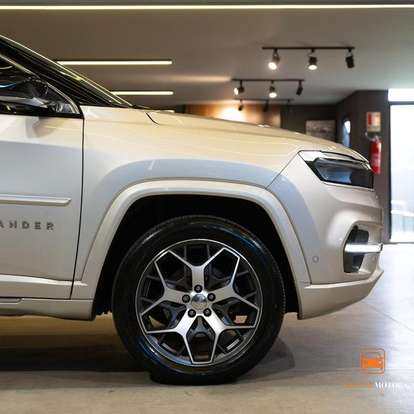 JEEP-COMMANDER-2022