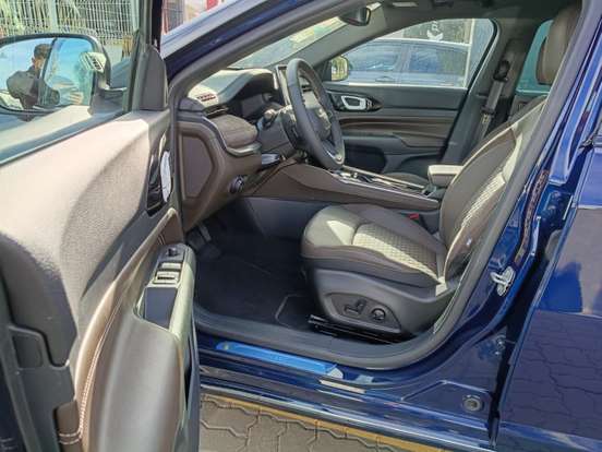 JEEP-COMMANDER-2025