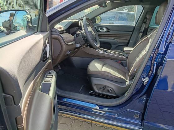JEEP COMMANDER 2.2 TURBO DIESEL OVERLAND AT9