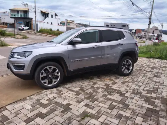 JEEP-COMPASS-2.0 16V DIESEL LONGITUDE 4X4 AUTOMÁTICO JEEP-COMPASS-2019