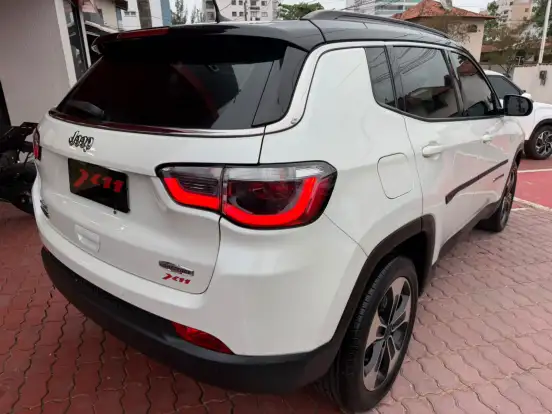 JEEP-COMPASS-2.0 16V DIESEL LONGITUDE 4X4 AUTOMÁTICO JEEP-COMPASS-2018