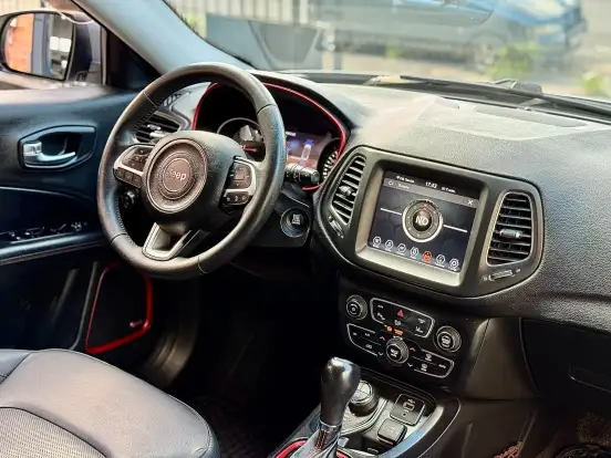 JEEP-COMPASS-2.0 16V DIESEL TRAILHAWK 4X4 AUTOMÁTICO JEEP-COMPASS-2019