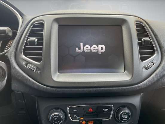 JEEP-COMPASS-2.0 16V FLEX LONGITUDE AUTOMÁTICO JEEP-COMPASS-2020