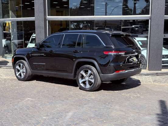 JEEP-GRAND CHEROKEE-2.0 TURBO HÍBRIDO 4XE AT8 JEEP-GRAND CHEROKEE-2023