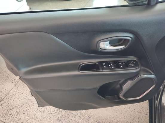 JEEP-RENEGADE-2024