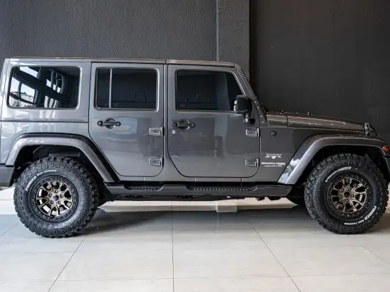 JEEP-WRANGLER-3.6 UNLIMITED SAHARA 4X4 V6 GASOLINA 4P AUTOMÁTICO JEEP-WRANGLER-2018
