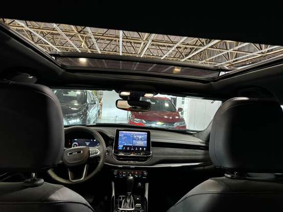 JEEP-COMMANDER-2.0 HURRICANE 4 TURBO GASOLINA BLACKHAWK AT9 JEEP-COMMANDER-2025