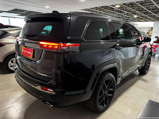 JEEP-COMMANDER-2.0 HURRICANE 4 TURBO GASOLINA BLACKHAWK AT9 JEEP-COMMANDER-2025