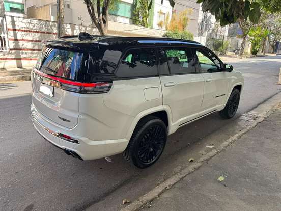 JEEP-COMMANDER-2.0 HURRICANE 4 TURBO GASOLINA BLACKHAWK AT9 JEEP-COMMANDER-2025