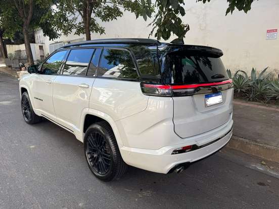 JEEP-COMMANDER-2.0 HURRICANE 4 TURBO GASOLINA BLACKHAWK AT9 JEEP-COMMANDER-2025