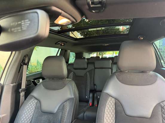JEEP-COMMANDER-2.0 HURRICANE 4 TURBO GASOLINA BLACKHAWK AT9 JEEP-COMMANDER-2025