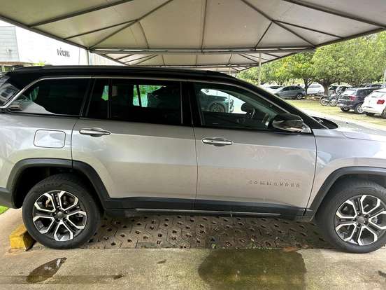 JEEP-COMMANDER-2022