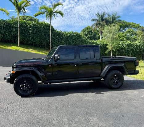 JEEP-GLADIATOR-2022