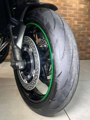 KAWASAKI-Z900-2025