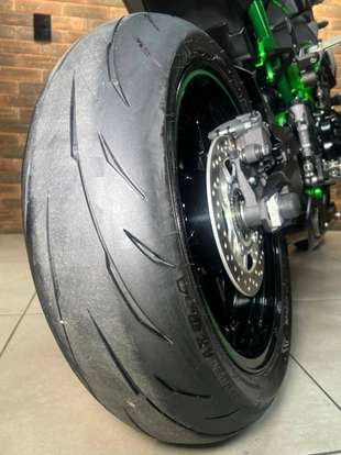KAWASAKI-Z900-2025