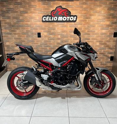 KAWASAKI Z900 