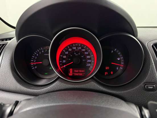 KIA-CERATO-1.6 E.221 SEDAN 16V GASOLINA 4P AUTOMÁTICO KIA-CERATO-2011