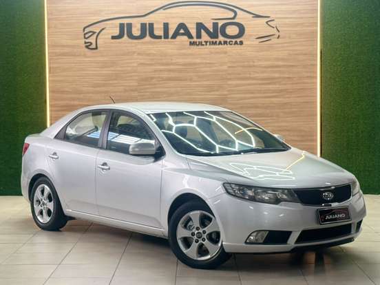 KIA-CERATO-1.6 EX2 SEDAN 16V GASOLINA 4P AUTOMÁTICO KIA-CERATO-2010
