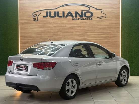 KIA-CERATO-1.6 EX2 SEDAN 16V GASOLINA 4P AUTOMÁTICO KIA-CERATO-2010