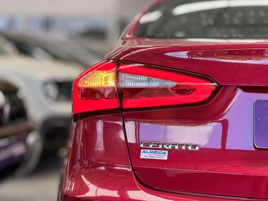 KIA-CERATO-1.6 SX 16V FLEX 4P AUTOMÁTICO KIA-CERATO-2014