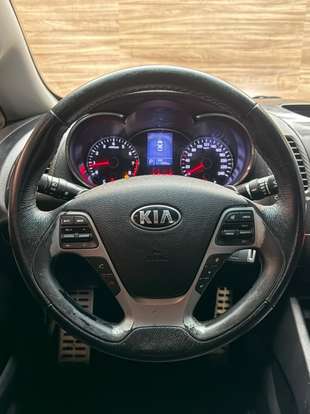 KIA-CERATO-1.6 SX 16V FLEX 4P AUTOMÁTICO KIA-CERATO-2013
