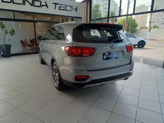 KIA-SORENTO-2.4 16V GASOLINA EX 7L AUTOMÁTICO KIA-SORENTO-2019