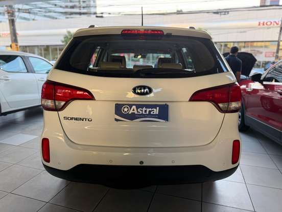 KIA-SORENTO-2.4 16V GASOLINA EX AUTOMÁTICO KIA-SORENTO-2013