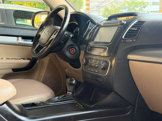 KIA-SORENTO-2013