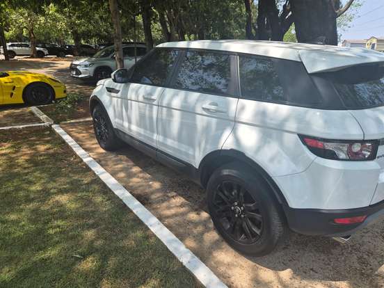 LAND ROVER-RANGE ROVER EVOQUE-2.0 PURE 4WD 16V GASOLINA 4P AUTOMÁTICO LAND ROVER-RANGE ROVER EVOQUE-2014