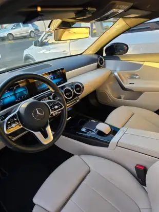 MERCEDES-BENZ-A 200-2019