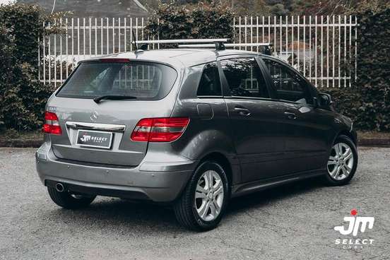 MERCEDES-BENZ-B 180-2011