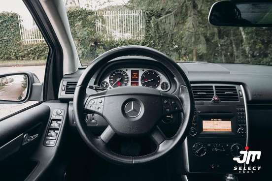 MERCEDES-BENZ-B 180-2011