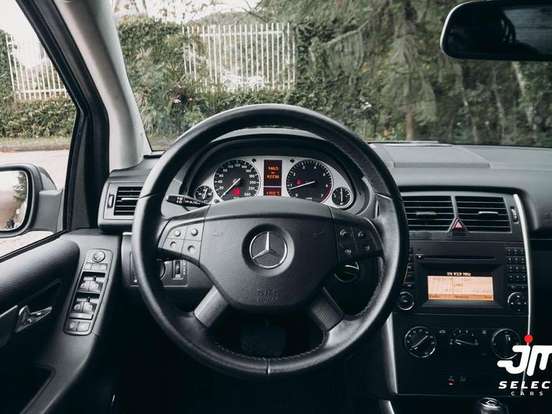 MERCEDES-BENZ-B 180-1.7 8V GASOLINA 4P AUTOMÁTICO MERCEDES-BENZ-B 180-2011