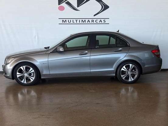 MERCEDES-BENZ-C 180-1.8 CGI CLASSIC 16V GASOLINA 4P AUTOMÁTICO MERCEDES-BENZ-C 180-2011