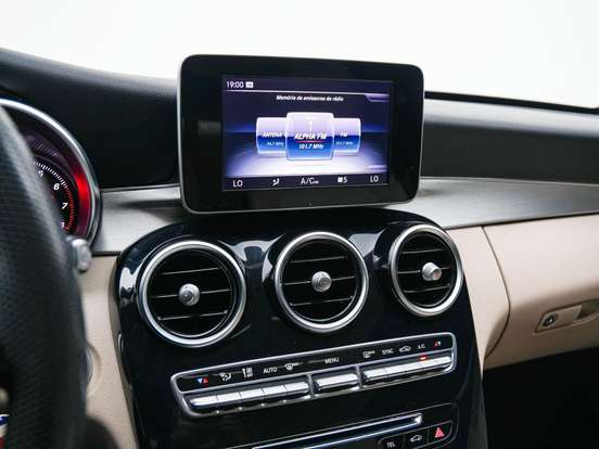 MERCEDES-BENZ-C 200-2.0 CGI AVANTGARDE 16V GASOLINA 4P AUTOMÁTICO MERCEDES-BENZ-C 200-2017