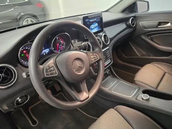 MERCEDES-BENZ-CLA 180-2018