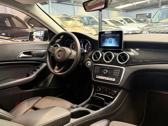 MERCEDES-BENZ-CLA 180-2018