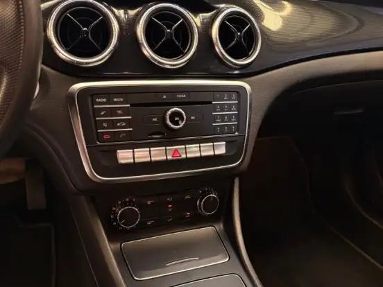 MERCEDES-BENZ-CLA 180-1.6 CGI GASOLINA 7G-DCT MERCEDES-BENZ-CLA 180-2018